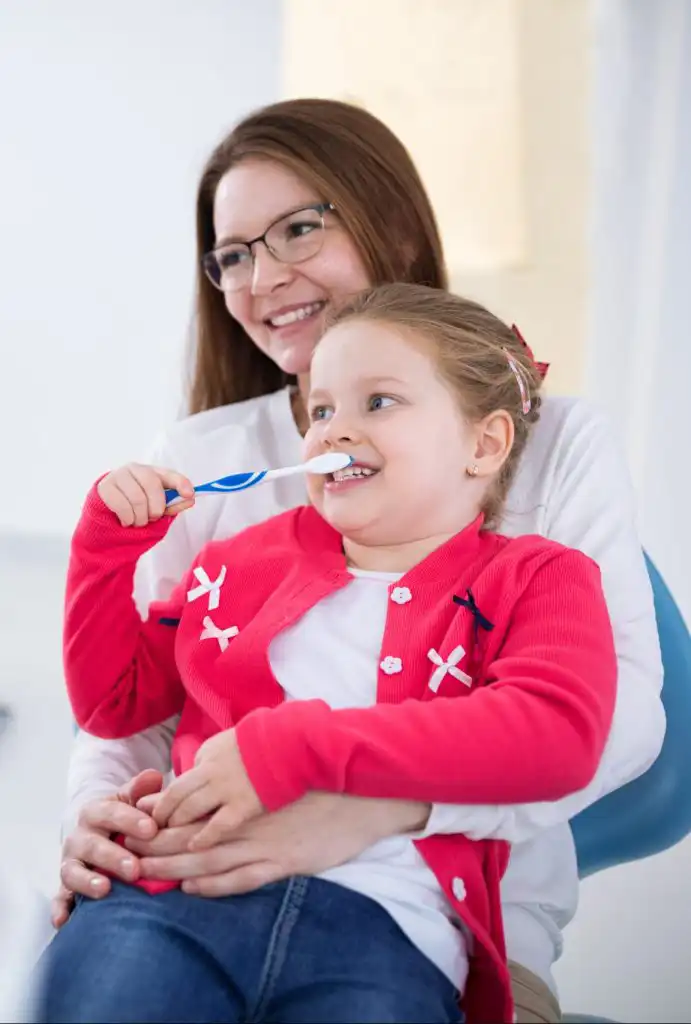 Family Dentist New Orleans_Mom with daughter